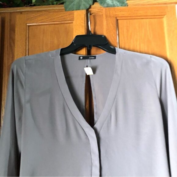 Revolve Krisa Women’s Surplice Back Chiffon Long Sleeve Blouse - M - Picture 3 of 14